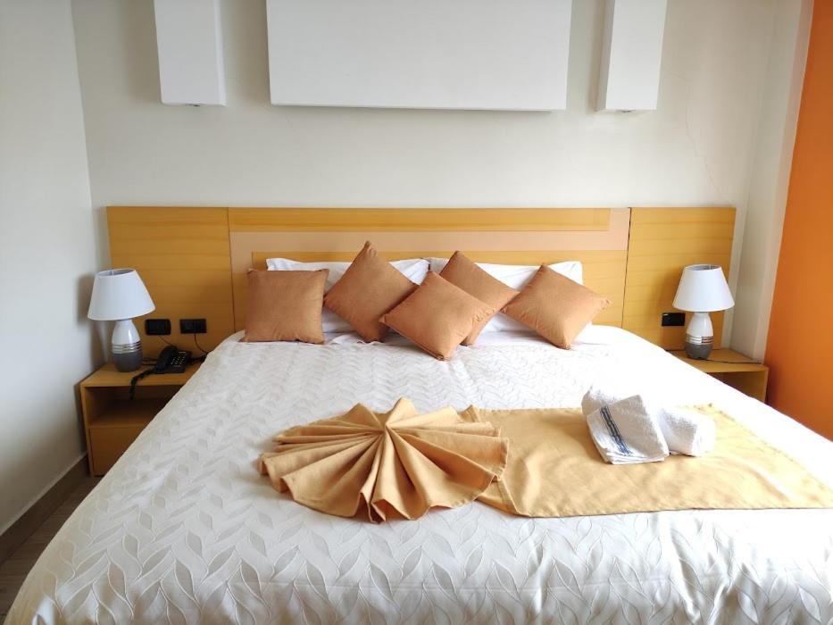 Hotel Golden Coral Tulcán Zewnętrze zdjęcie