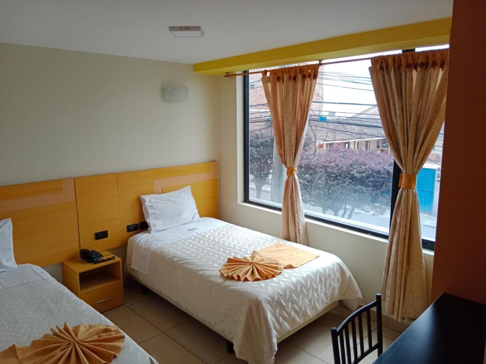 Hotel Golden Coral Tulcán Zewnętrze zdjęcie