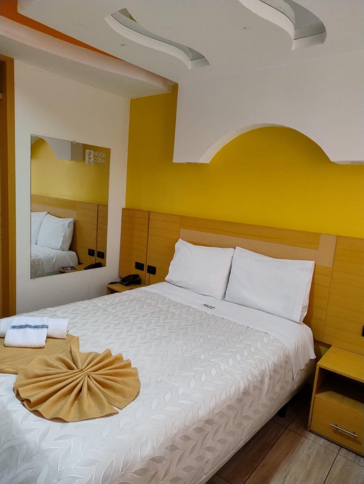 Hotel Golden Coral Tulcán Zewnętrze zdjęcie