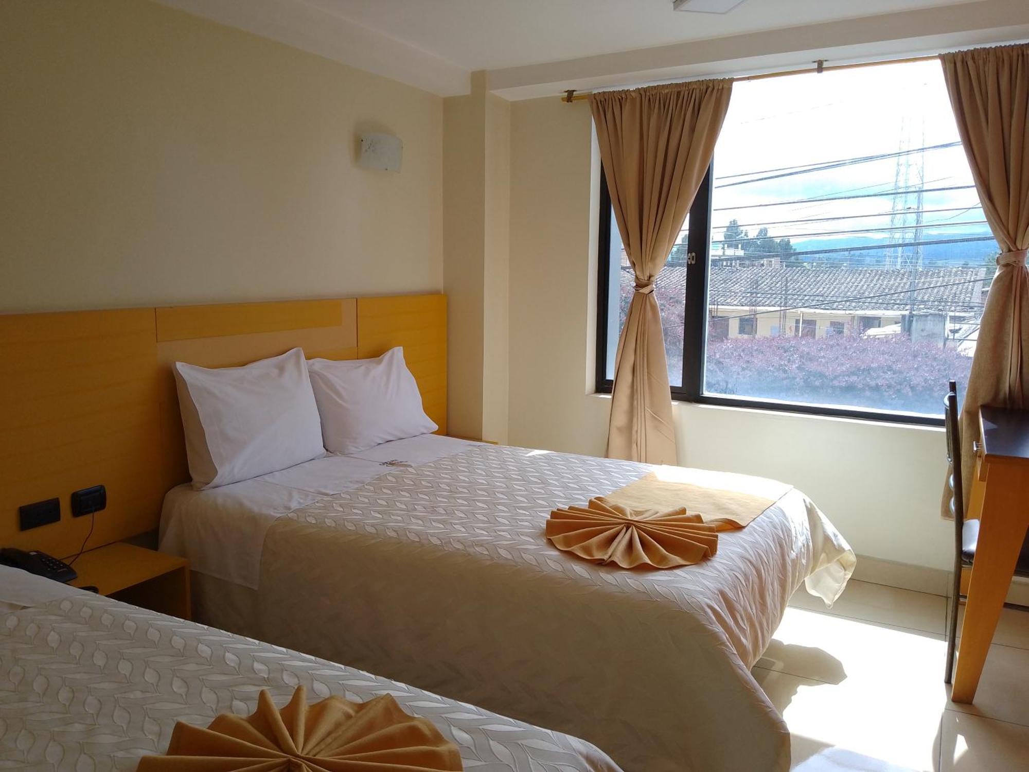 Hotel Golden Coral Tulcán Zewnętrze zdjęcie